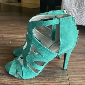 Teal Heels